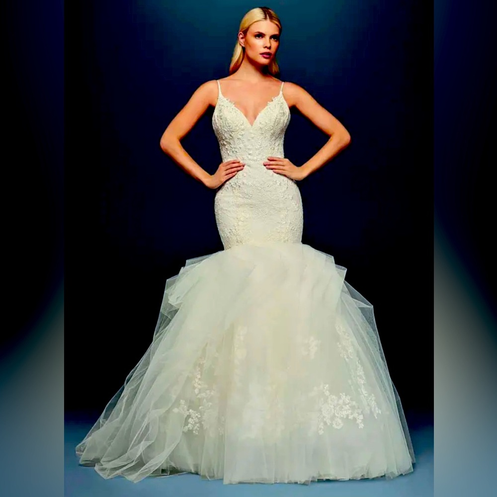 PRICE DROP! Truly Zac posen wedding dress (BRAND NEW NEVER WORN )